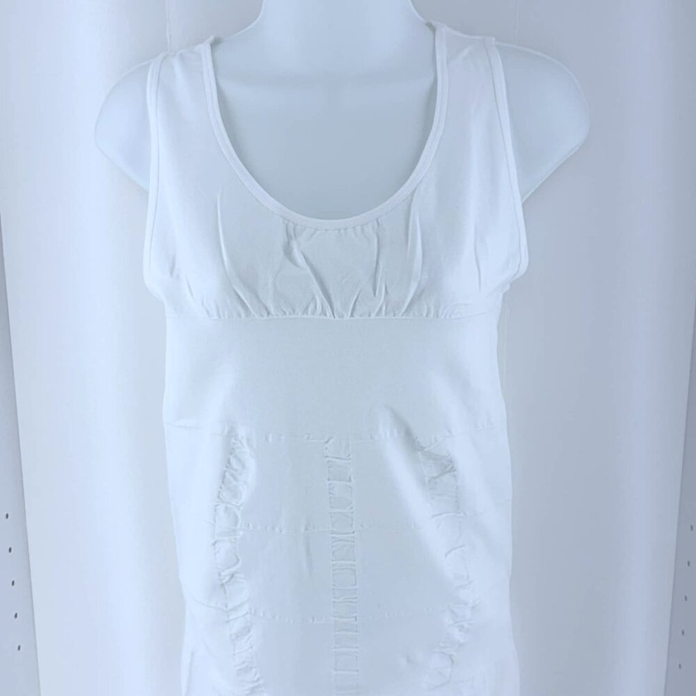 Odoland White Seamless Shapewear Tank Top Built-In Bra Clean Girl Athleisure